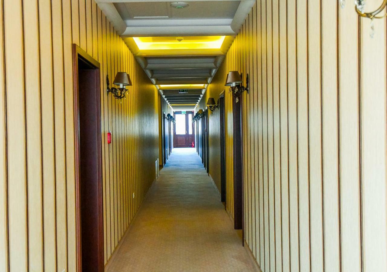 Hotel Nowodwory Цехановец Экстерьер фото