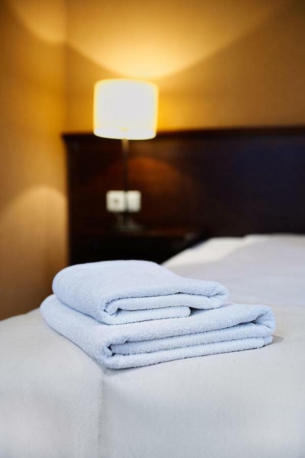 Hotel Nowodwory Цехановец Экстерьер фото