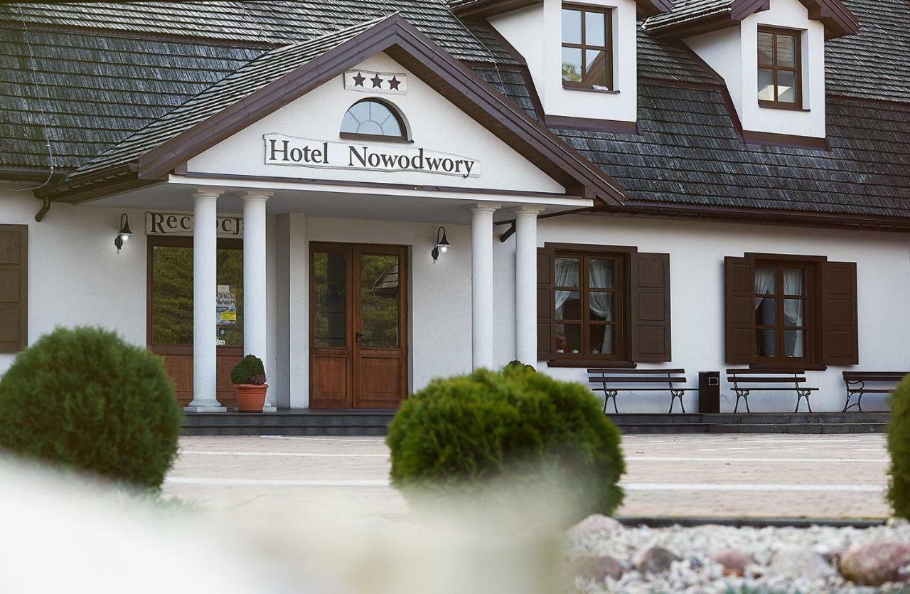 Hotel Nowodwory Цехановец Экстерьер фото