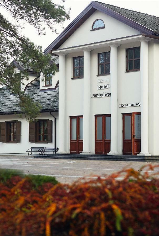 Hotel Nowodwory Цехановец Экстерьер фото