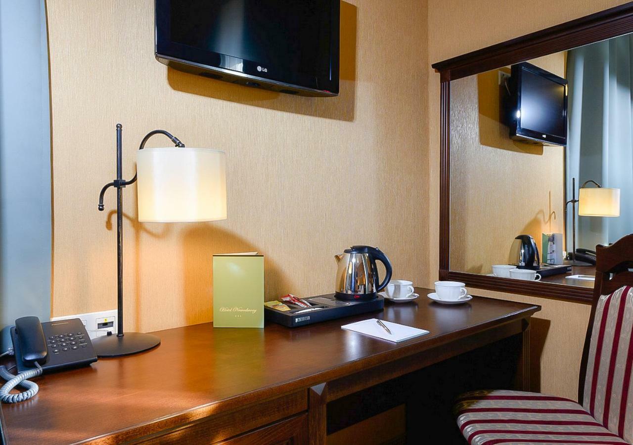 Hotel Nowodwory Цехановец Экстерьер фото